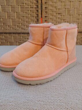 UGG Boots - Peach, Size 6